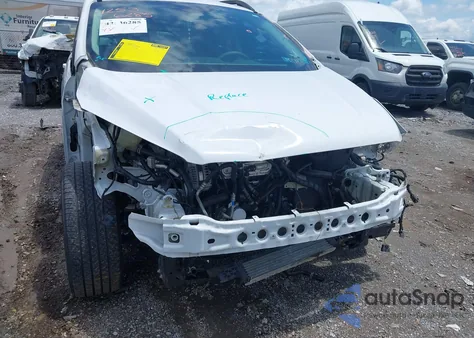 2017 Ford Escape Se z USA, uszkodzony, nr VIN 1FMCU9GD5HUC30681